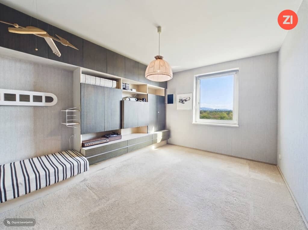 Helle Wohnung mit Weitblick und Balkon