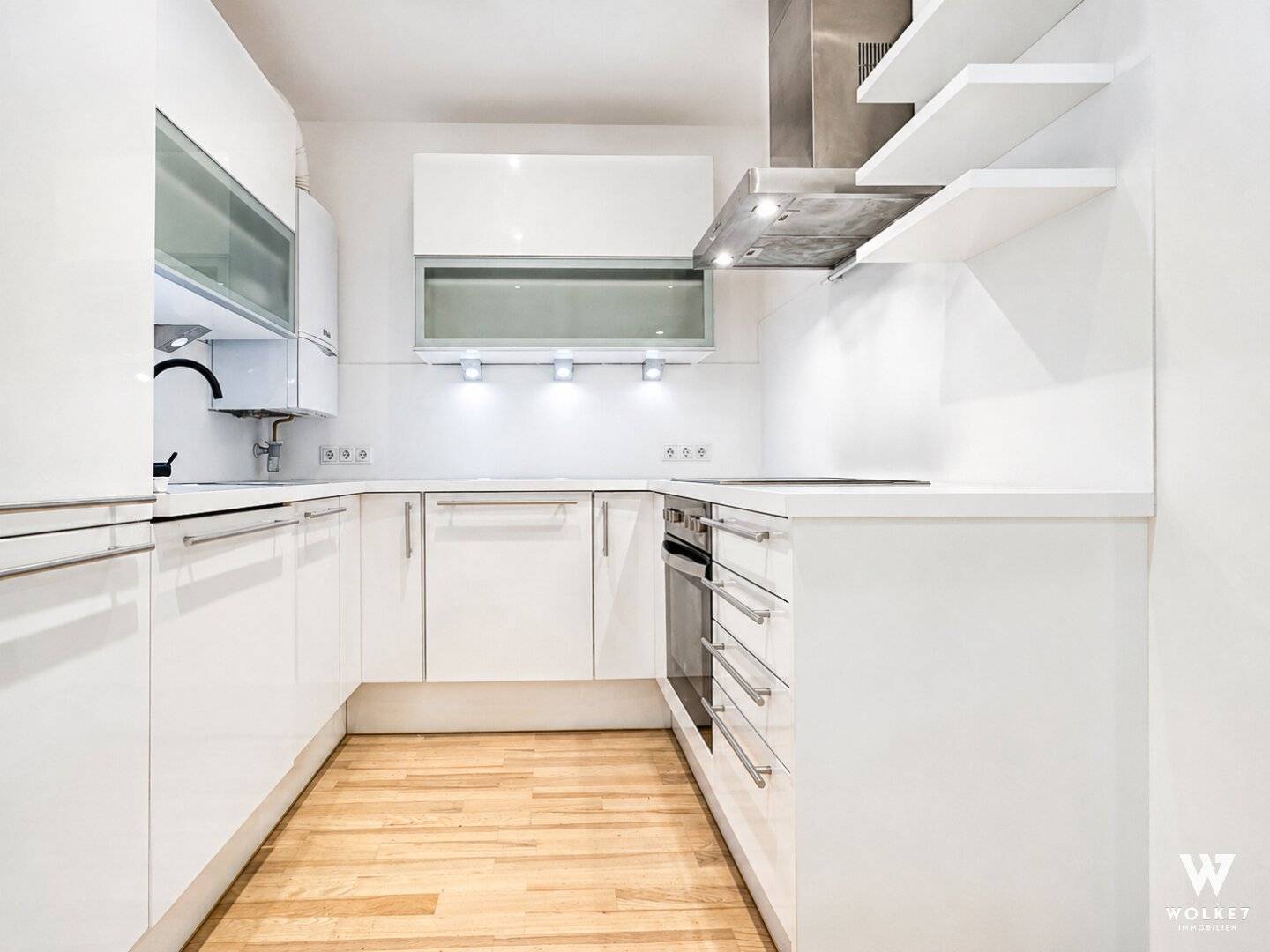 High-quality attic maisonette with terrace in prime location of 1150 Vienna: Fantastic distant view | Air conditioning | Bright | Top condition