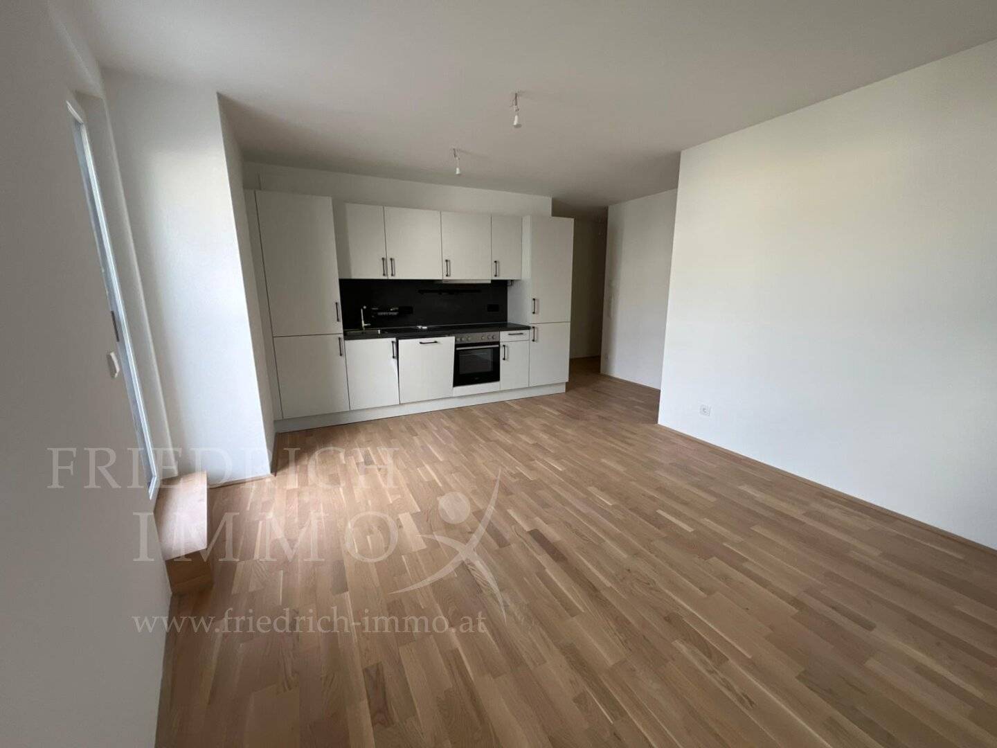 Newly built top 3 room apartment with 2 balconies!