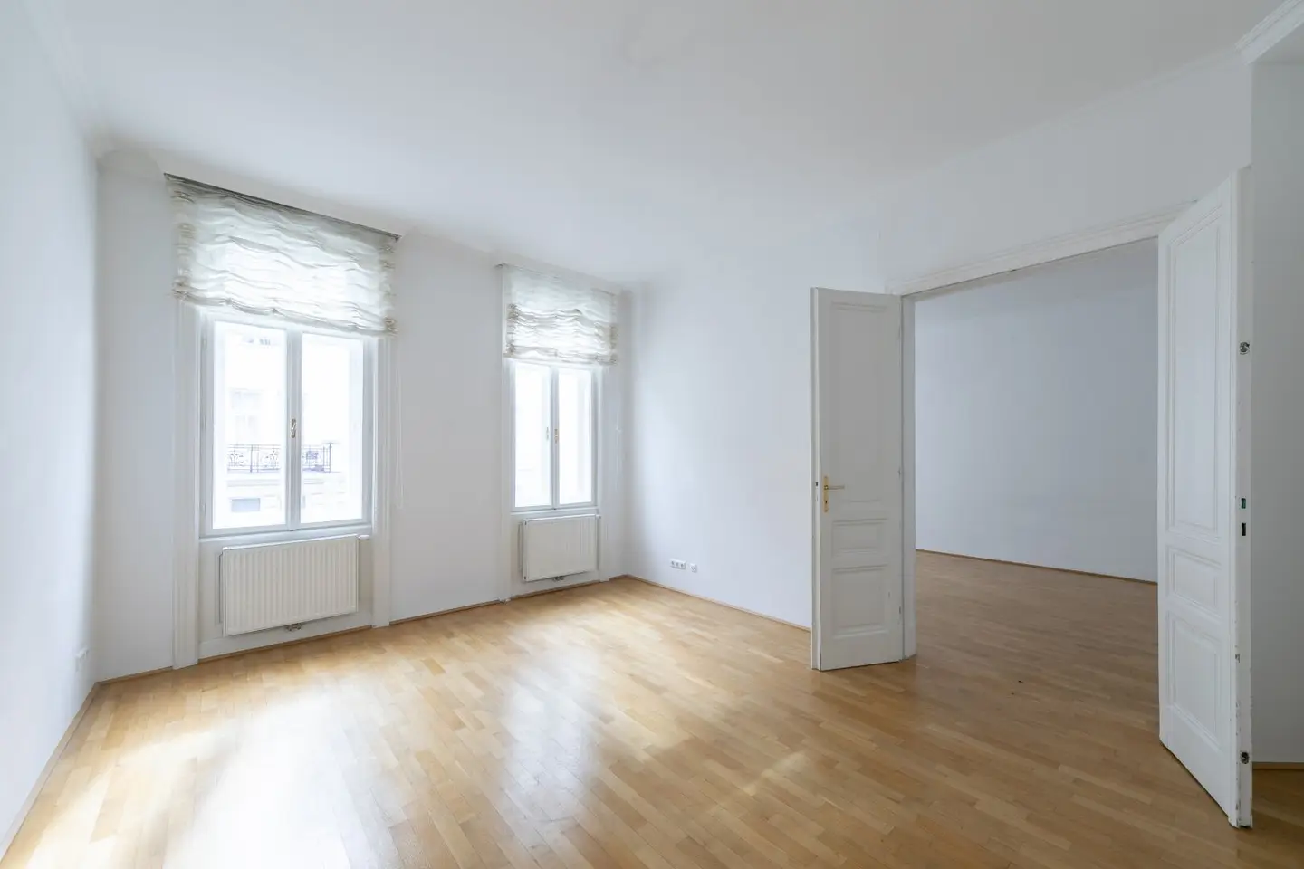 Beautiful 4 rooms in old building I small balcony I near Botanical Garden