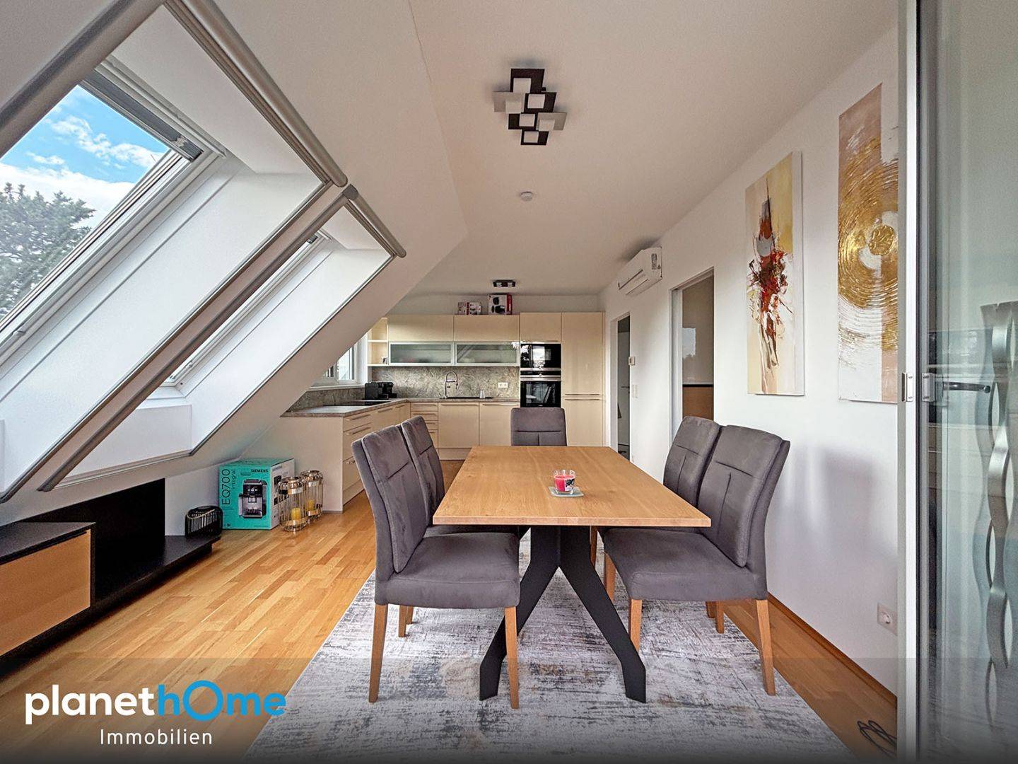 Penthouse with terrace and green view