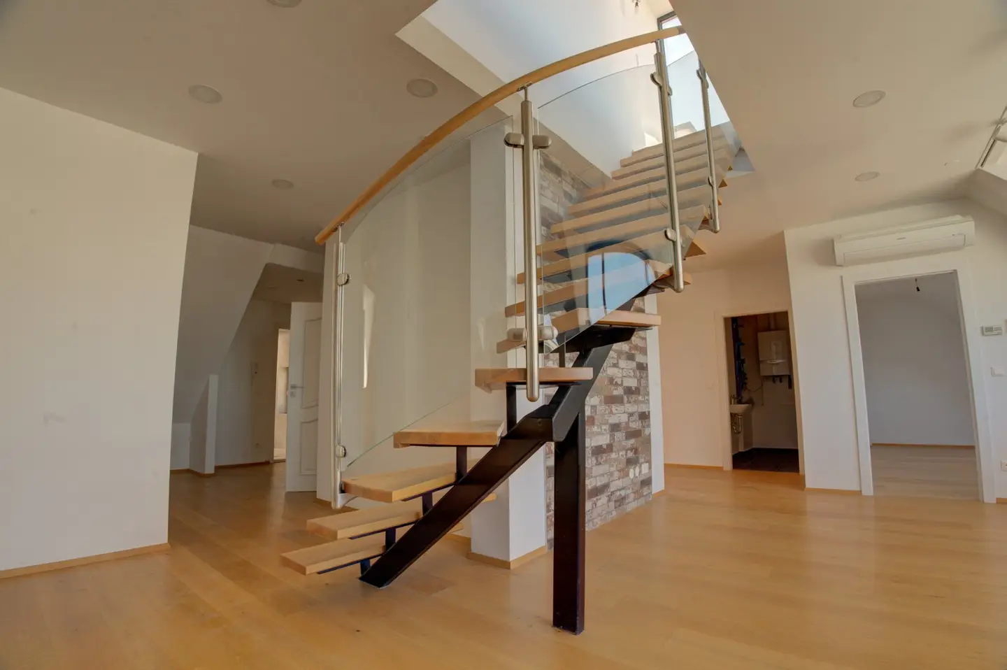 102m2 Roof Terrace - 5 room First occupancy Attic Apartment in Top Location of Simmering