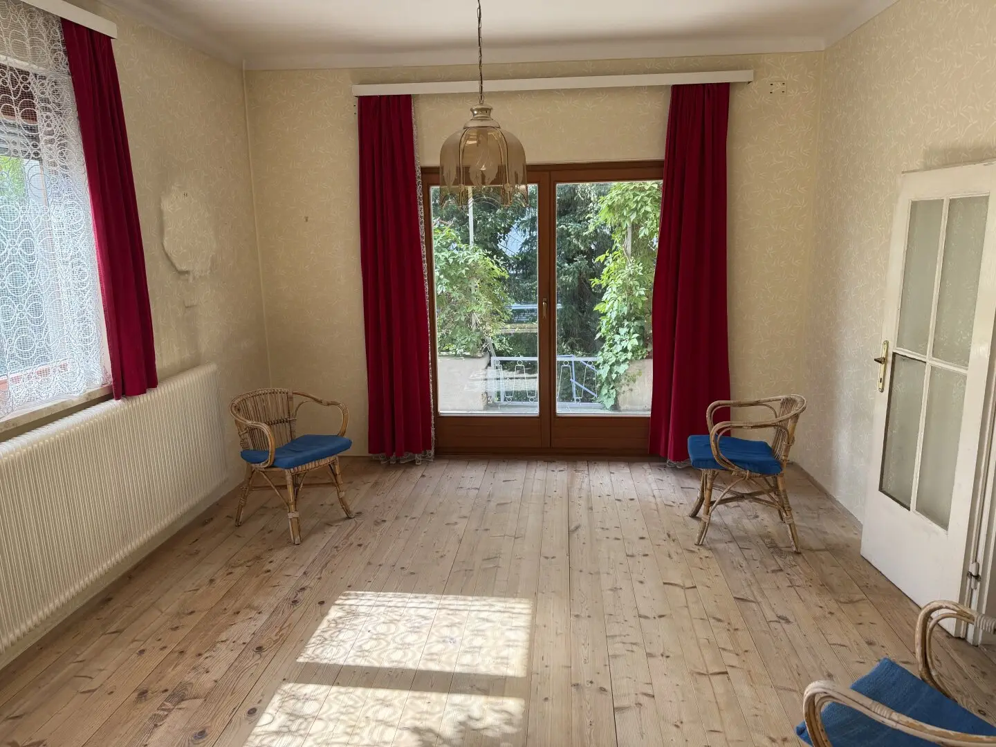 Wohnhaus mit großem Baugrundstück im Zentrum von Mattersburg – viel Potenzial
