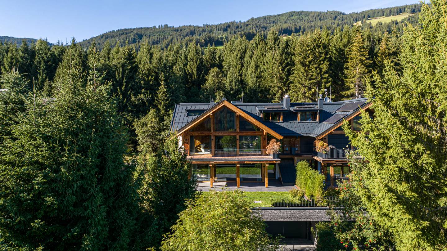 Dachgeschosswohnung mit Hahnenkammblick und Sauna
