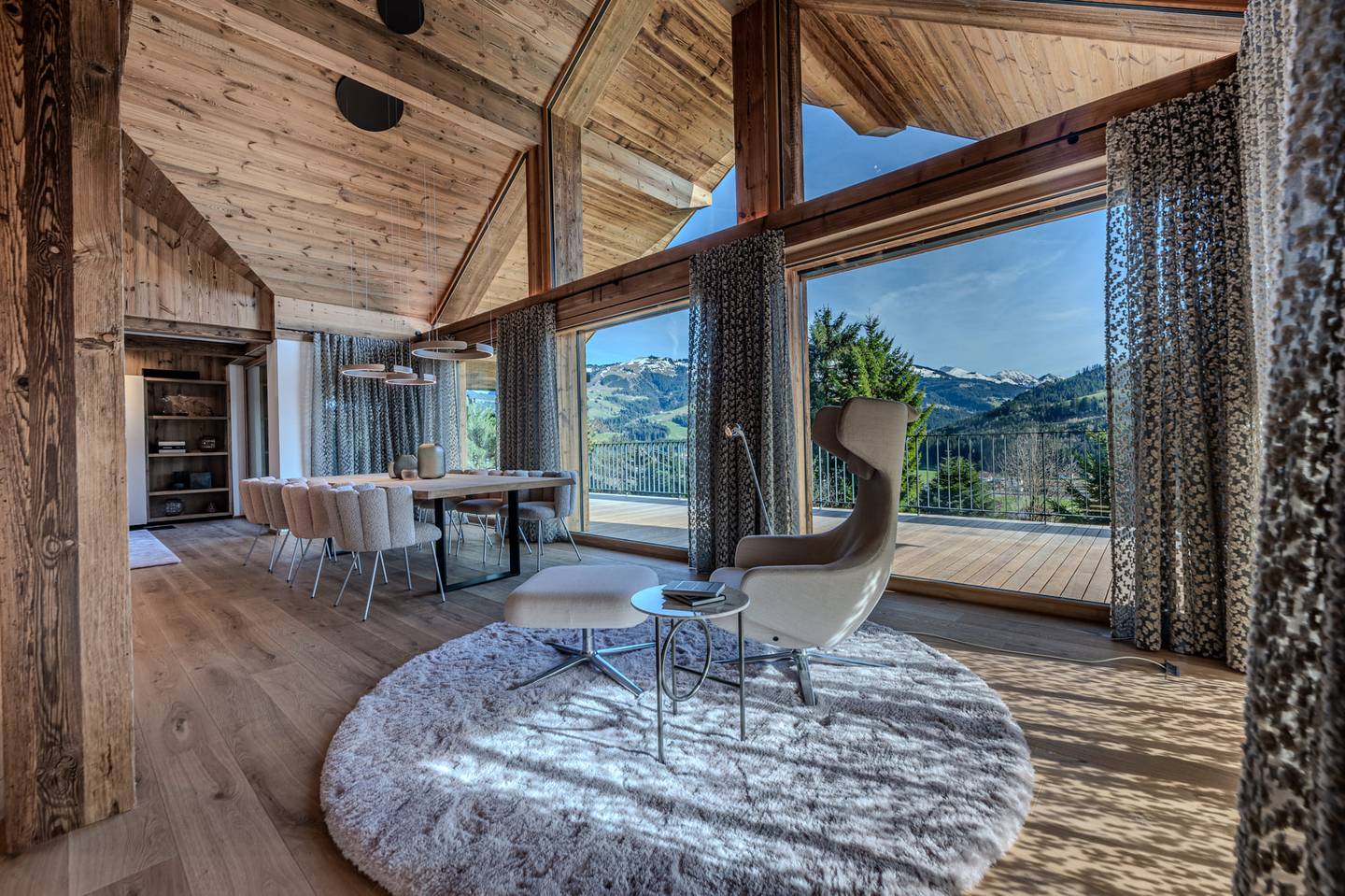 Dachgeschosswohnung mit Hahnenkammblick und Sauna