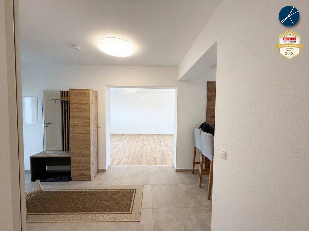 Top renovated balcony apartment for rent in a convenient transport location