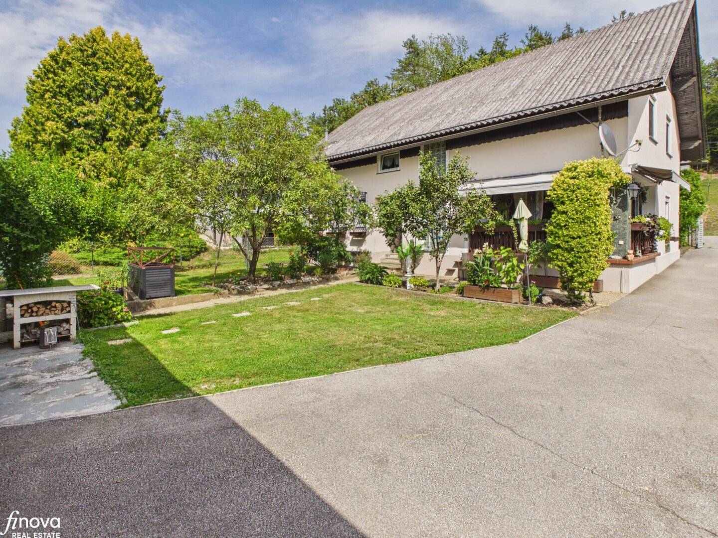 Idyllisches Wohnen nahe Graz – großzügiges Wohnhaus mit Doppelgarage und Nebengebäude!!