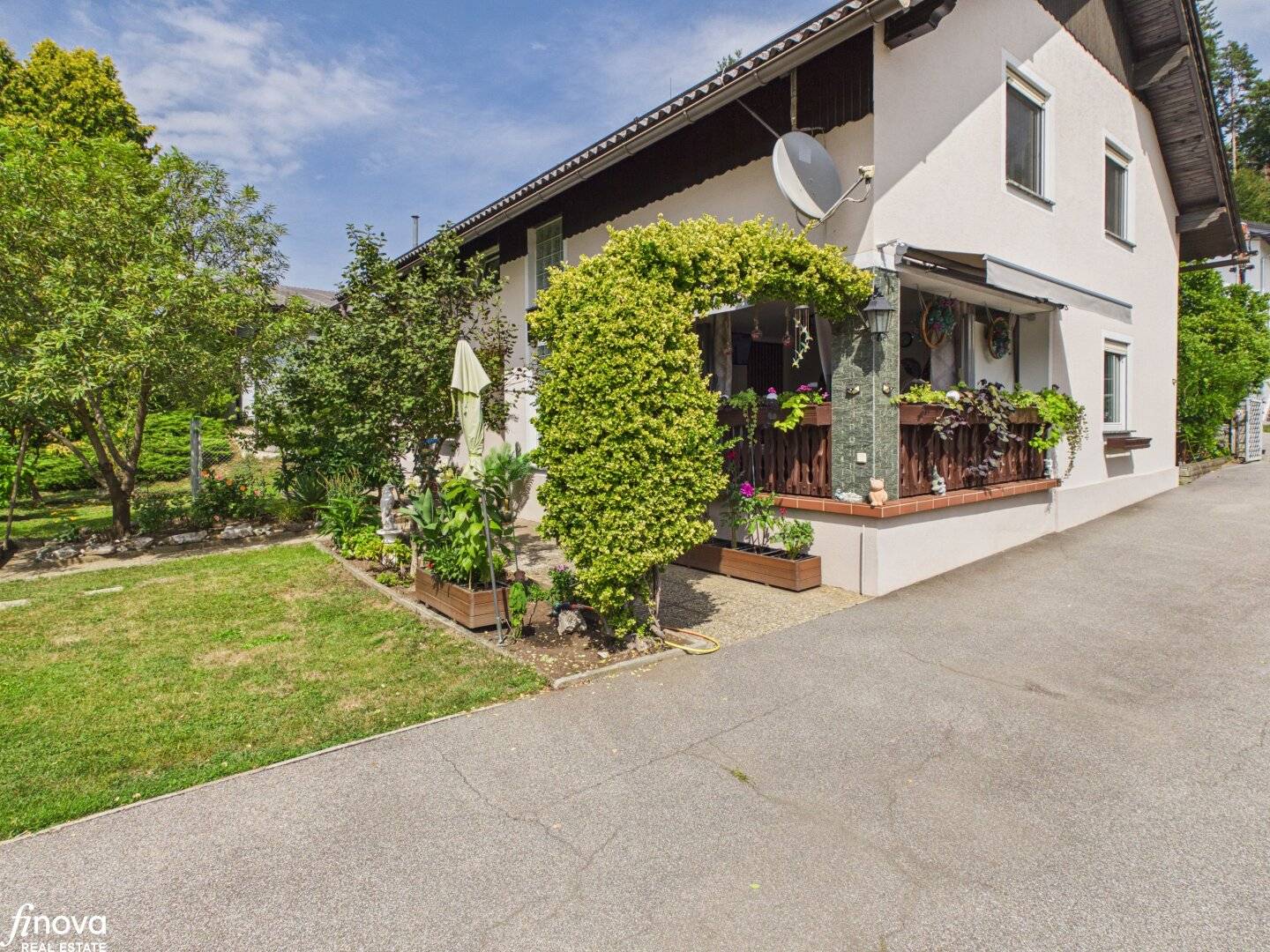 Idyllisches Wohnen nahe Graz – großzügiges Wohnhaus mit Doppelgarage und Nebengebäude!!