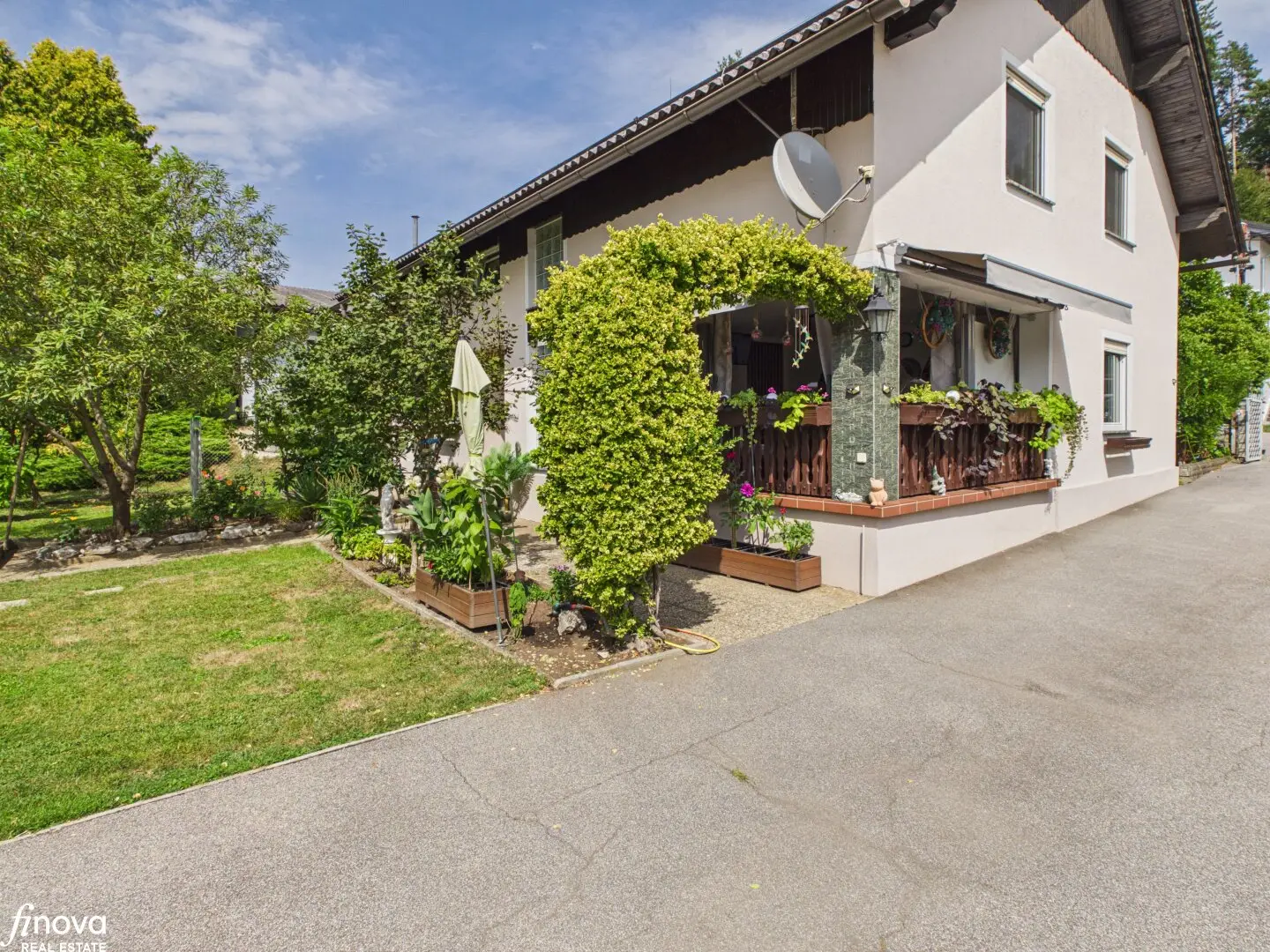 Idyllisches Wohnen nahe Graz – großzügiges Wohnhaus mit Doppelgarage und Nebengebäude!!
