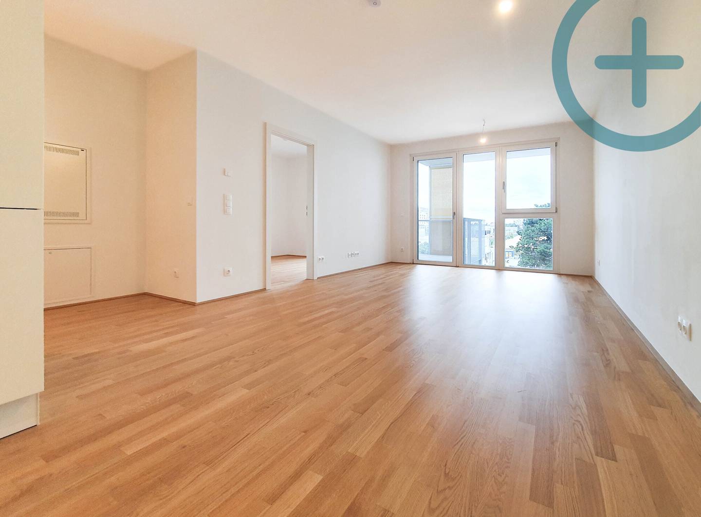 Helle Wohnung mit Balkon und großem Fitnessstudio