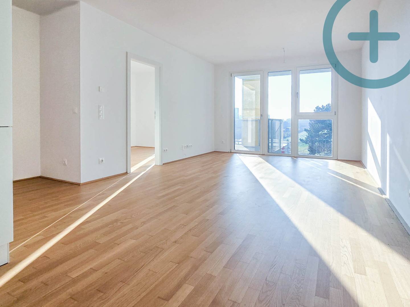 Helle Wohnung mit Balkon und großem Fitnessstudio