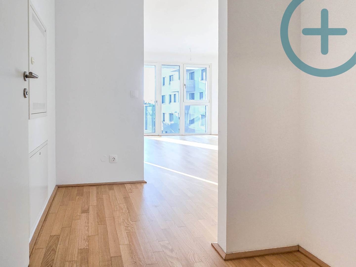 Helle Wohnung mit Balkon und großem Fitnessstudio