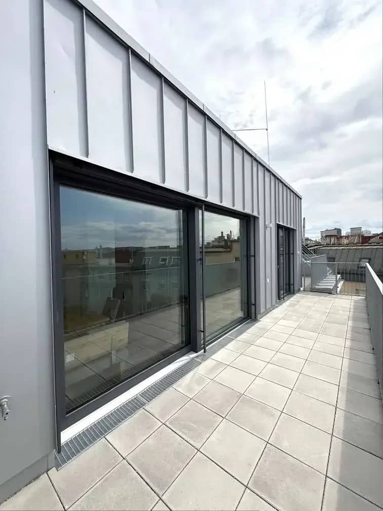 Blick über Wien auf der Wiedner Hauptstraße
