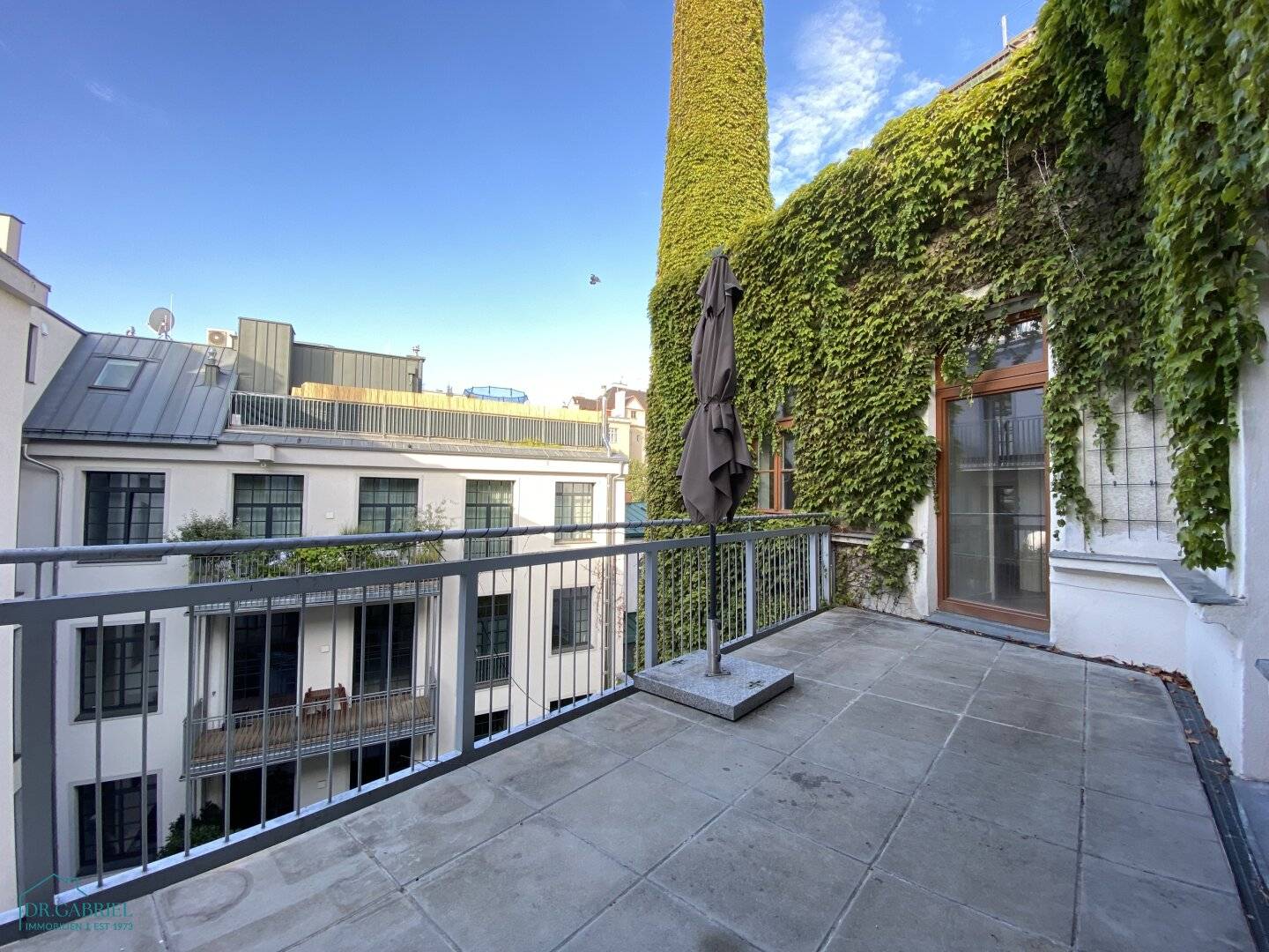Modern period apartment with balcony near Sophiensäle / Wien Mitte