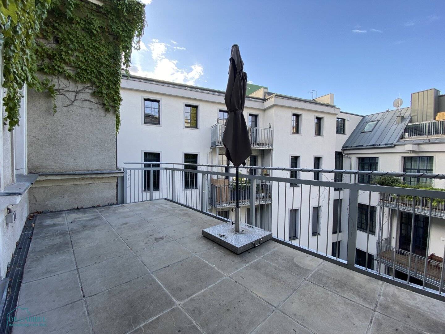 Modern period apartment with balcony near Sophiensäle / Wien Mitte