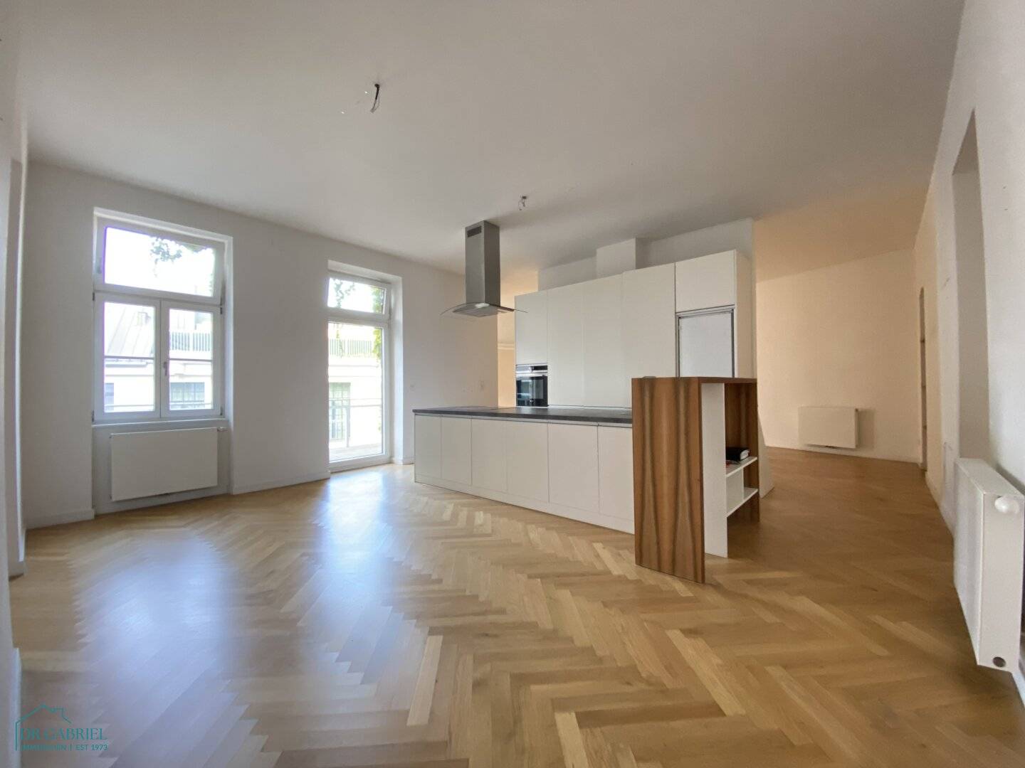 Modern period apartment with balcony near Sophiensäle / Wien Mitte
