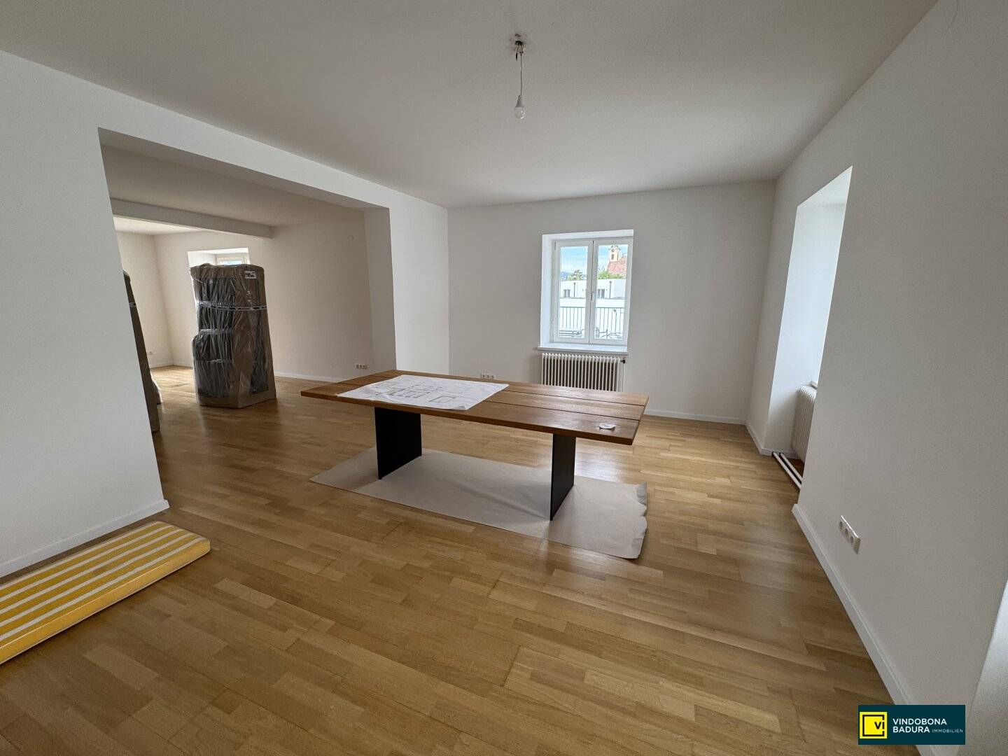 Spacious premises with splendid terrace in a quiet residential area