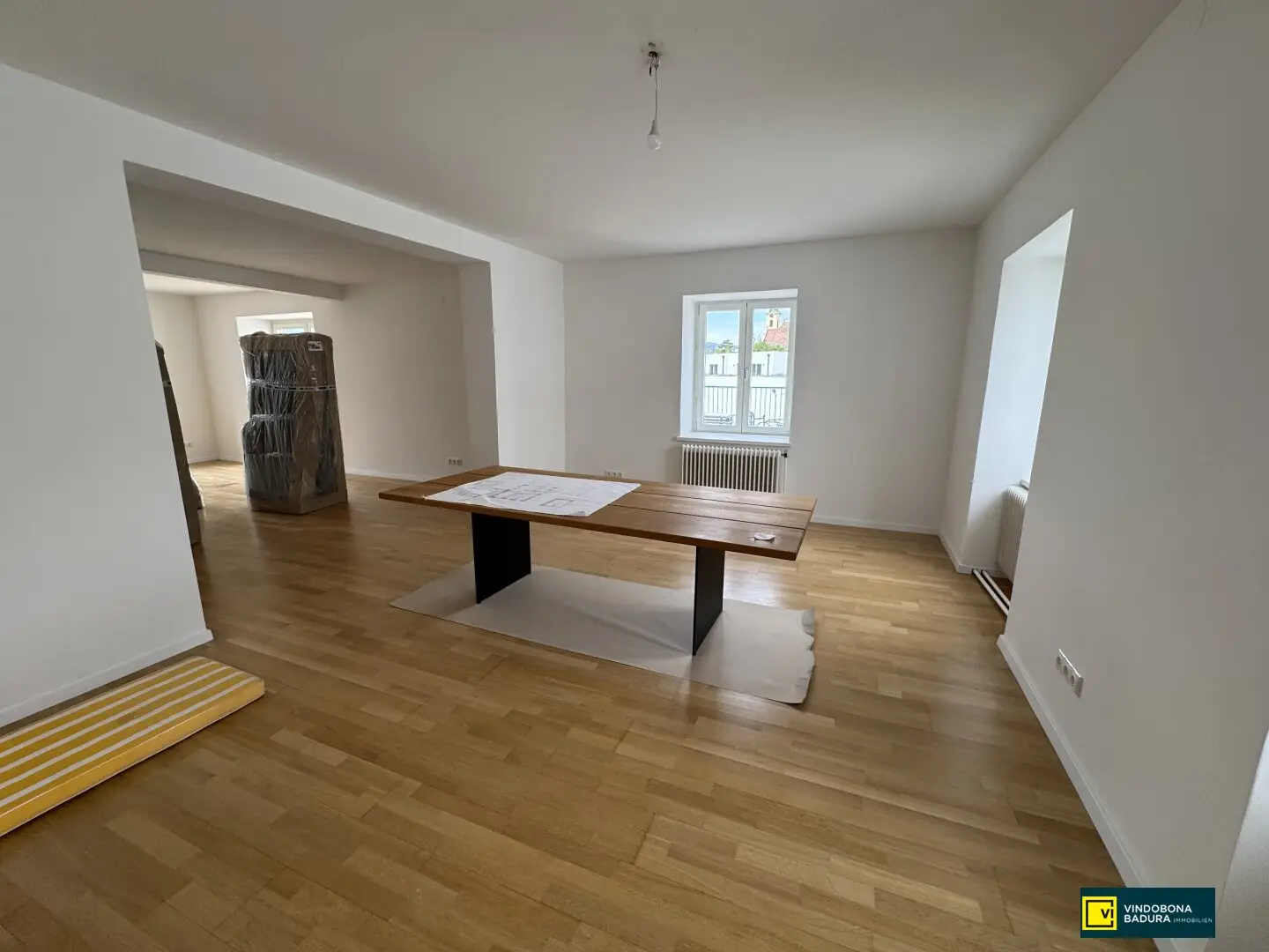 Spacious premises with splendid terrace in a quiet residential area