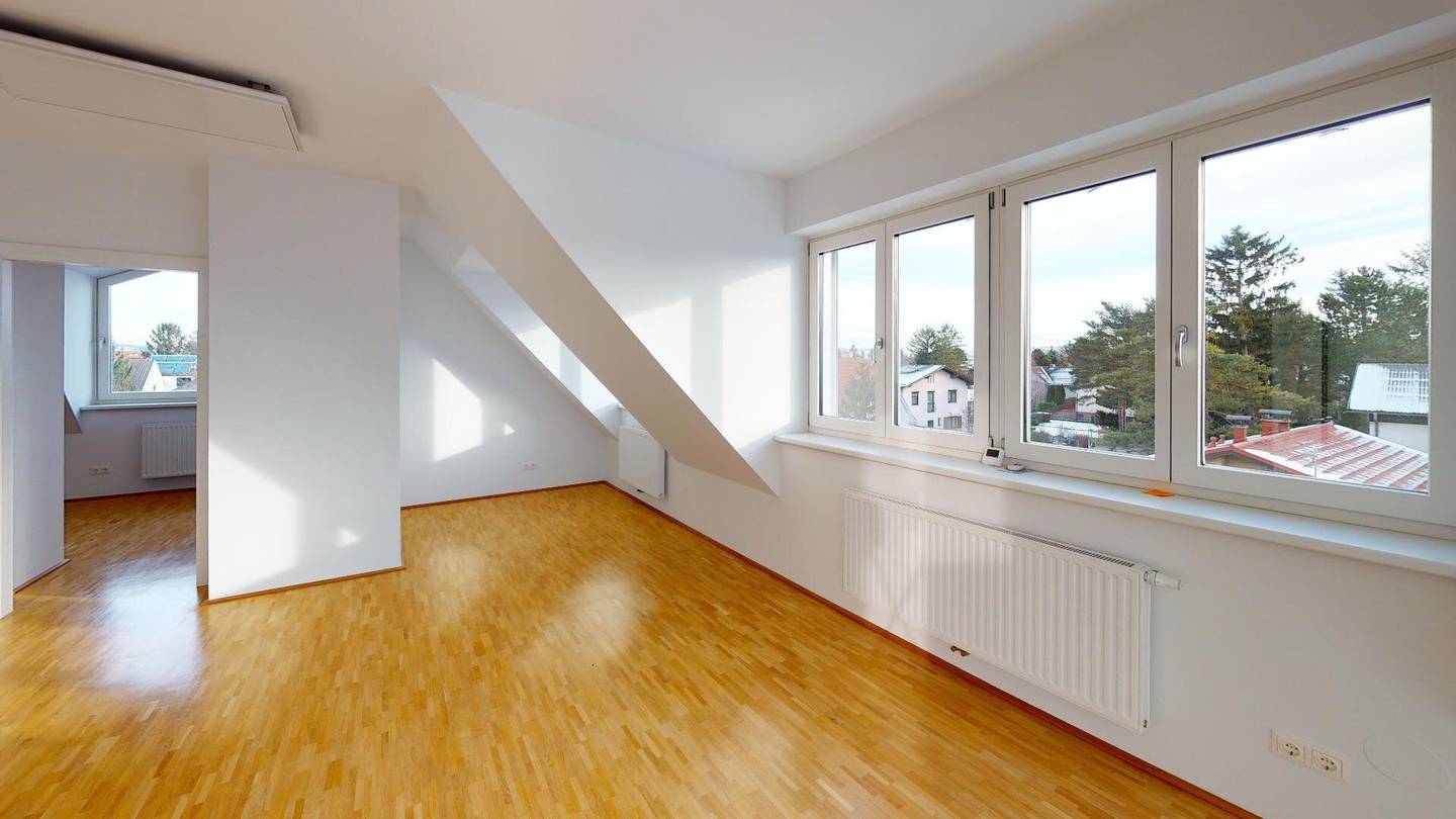 First occupancy after complete renovation: 2-room attic apartment with terrace