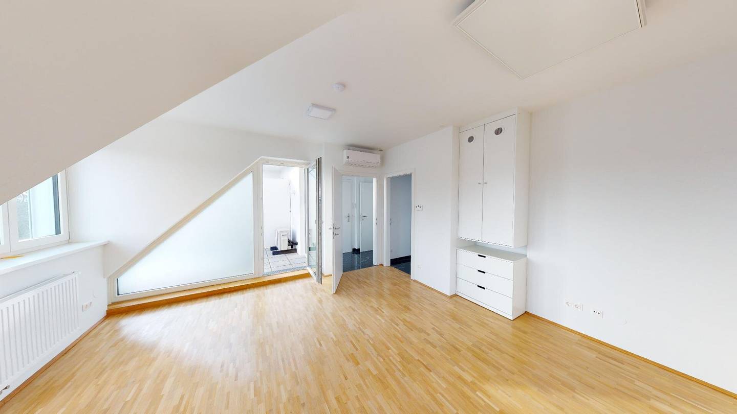 First occupancy after complete renovation: 2-room attic apartment with terrace