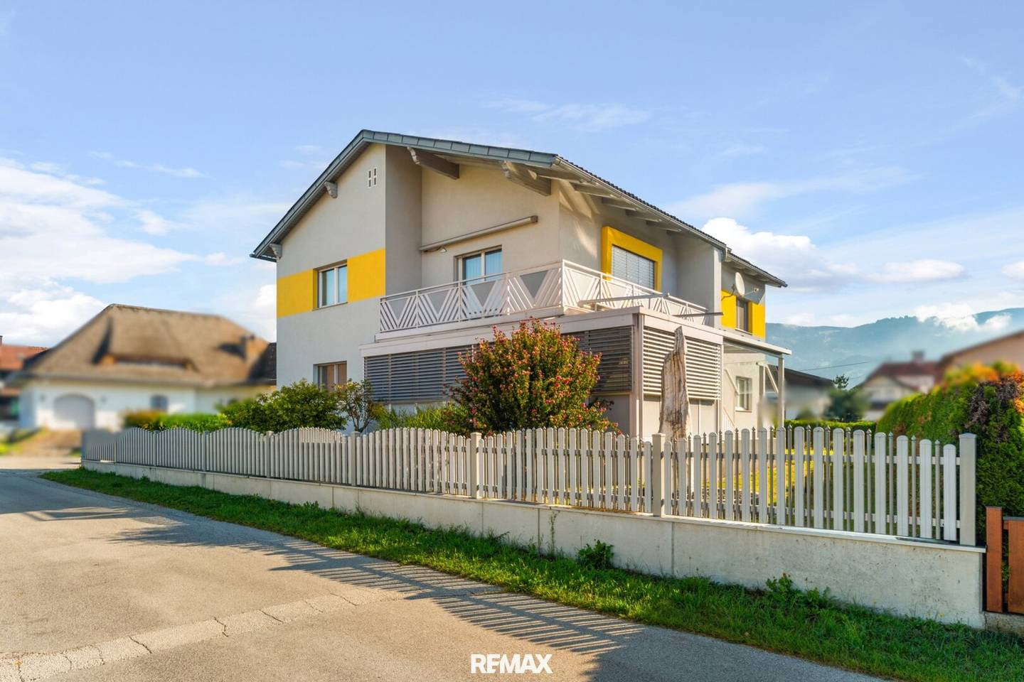 Spacious house with two separate residential units and large plot in quiet idyllic location in St. Stefan im Lavanttal