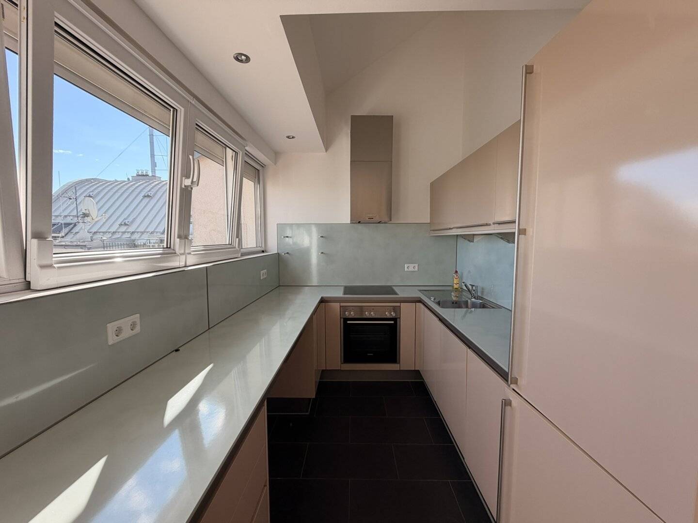 DACHGESCHOSS + PERFEKT für Zwei + SONNIG &amp; RUHIG + zwei TERRASSEN + FERNSICHT!