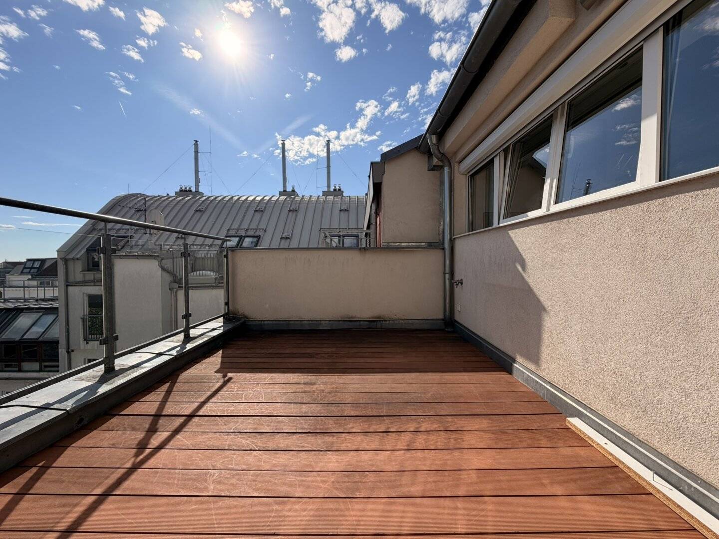 DACHGESCHOSS + PERFEKT für Zwei + SONNIG &amp; RUHIG + zwei TERRASSEN + FERNSICHT!