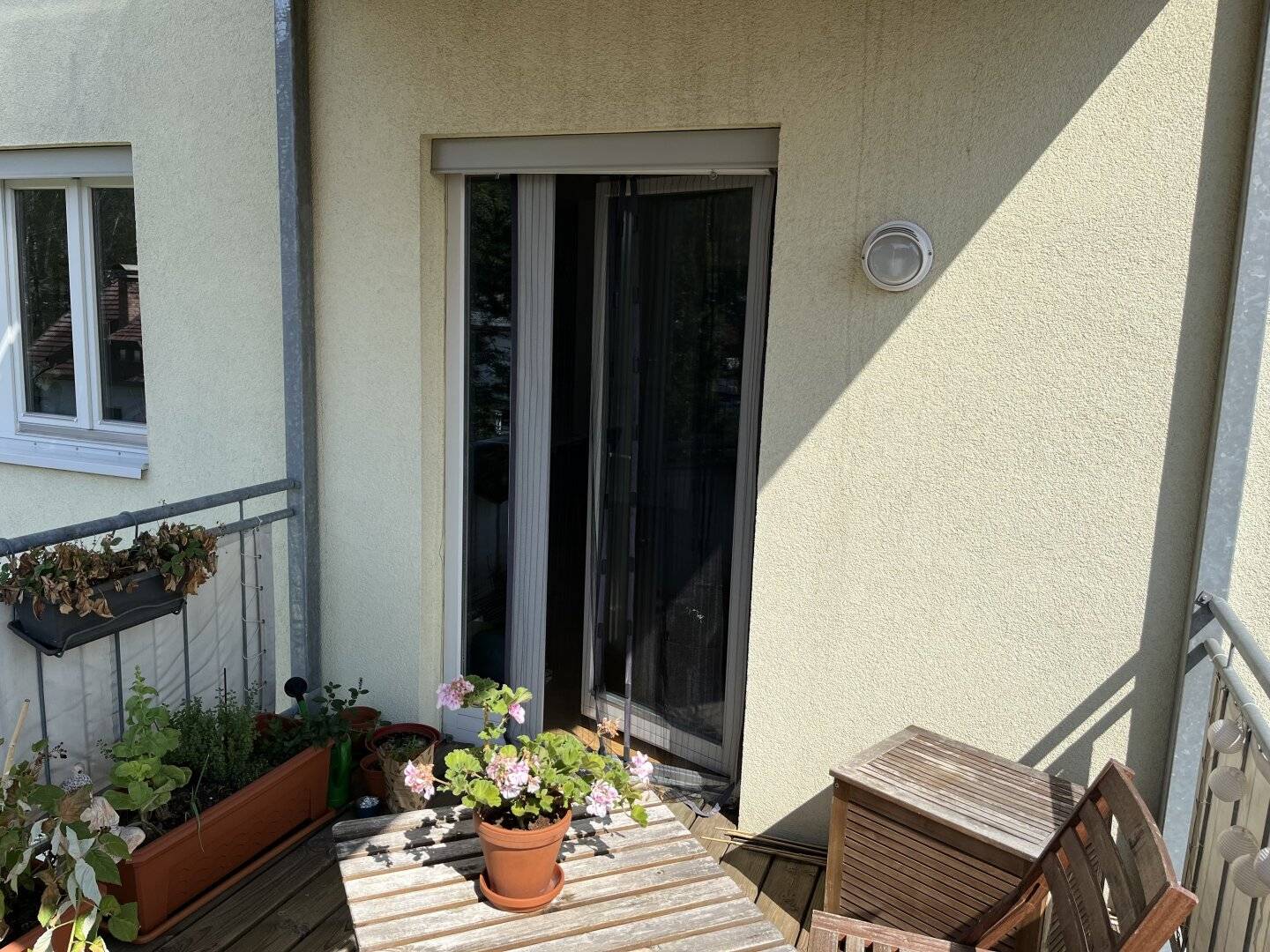 Charming 2-room apartment with balcony and underground parking space