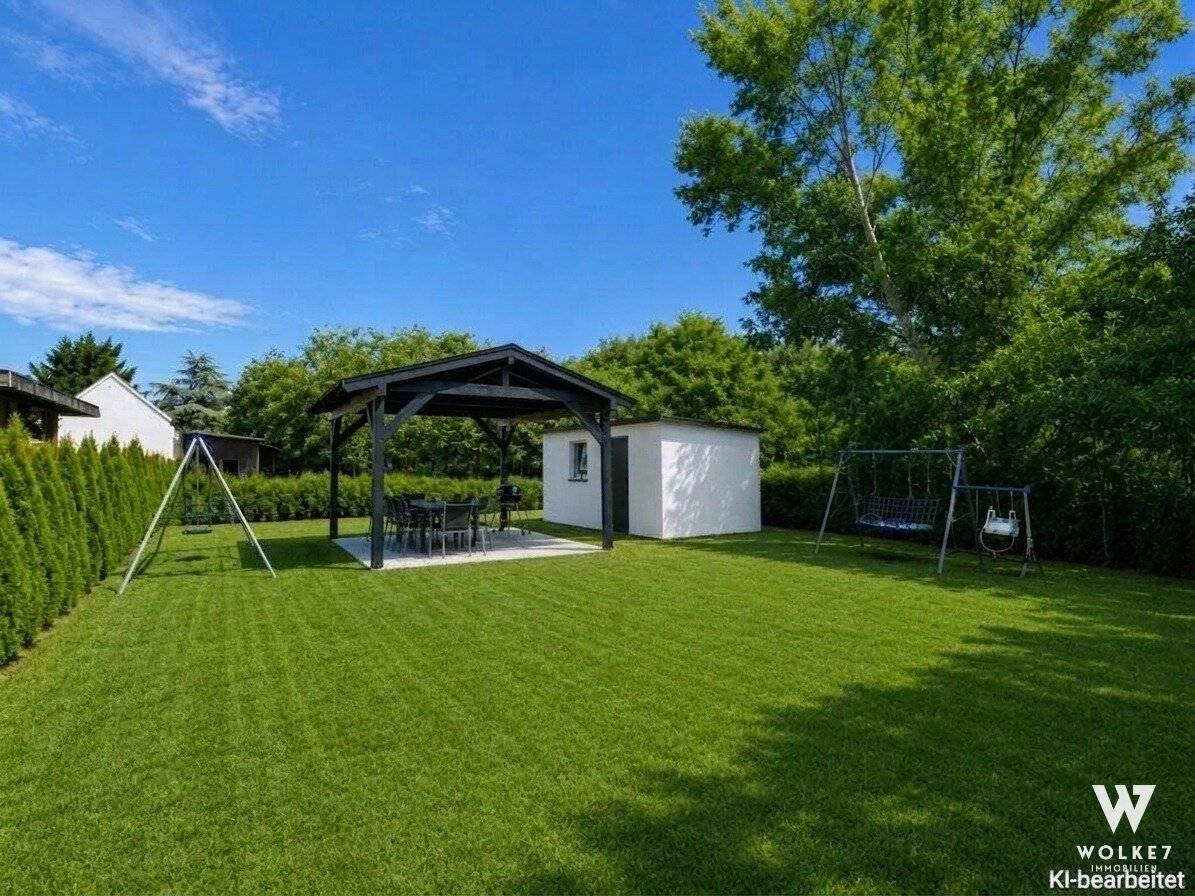 House for the whole family – approx. 146 m² living space, cellar and large garden in Neu-Oberhausen