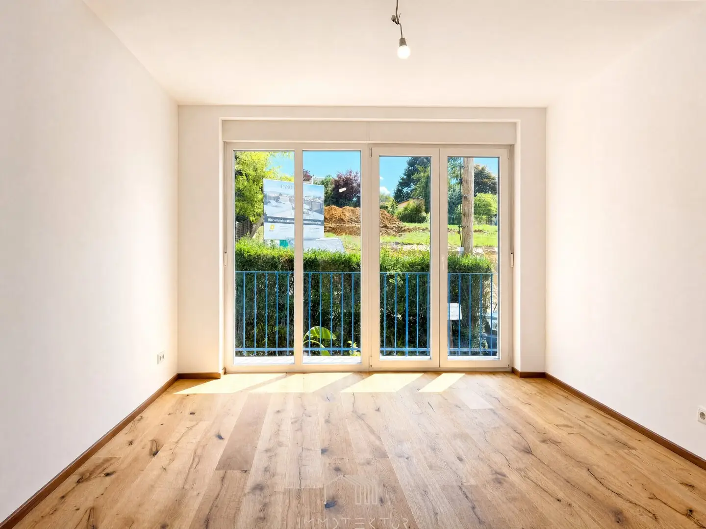 NAHE LUSTBÜHEL : Sonnige 3-Zimmer-Wohnung mit Loggia, Balkon & Garage