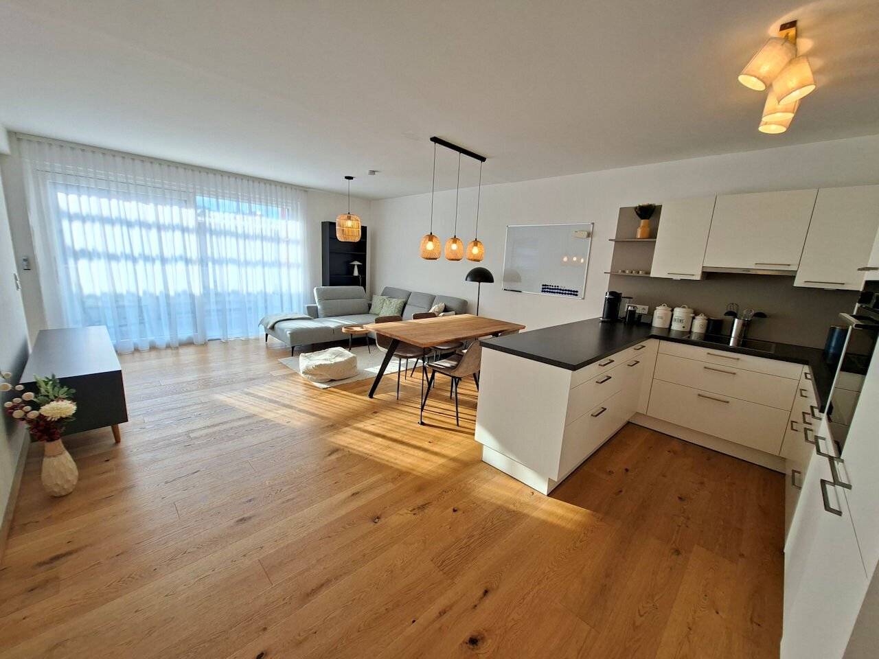 quietly located, 2 room new build apartment with terrace and loggia near Kagraner Platz