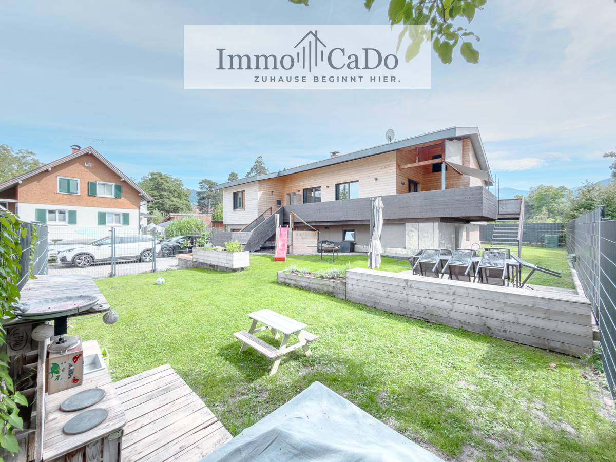 Modernisiert und familiengerecht Familienwohnung mit Garage