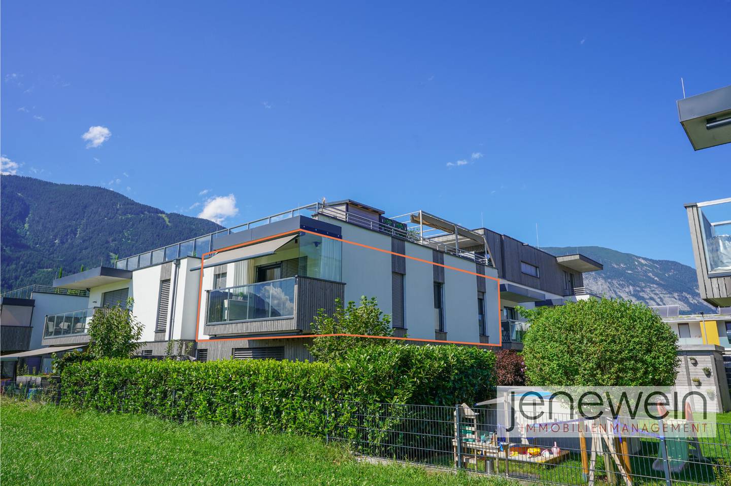 Bright apartment with southwest balcony and quality finishes