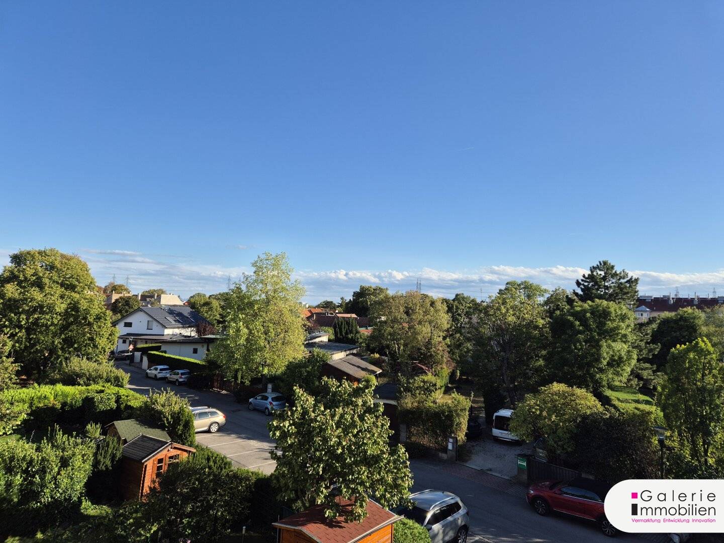 Green quiet location! Sunny 3-room new-build apartment with loggia - distant view
