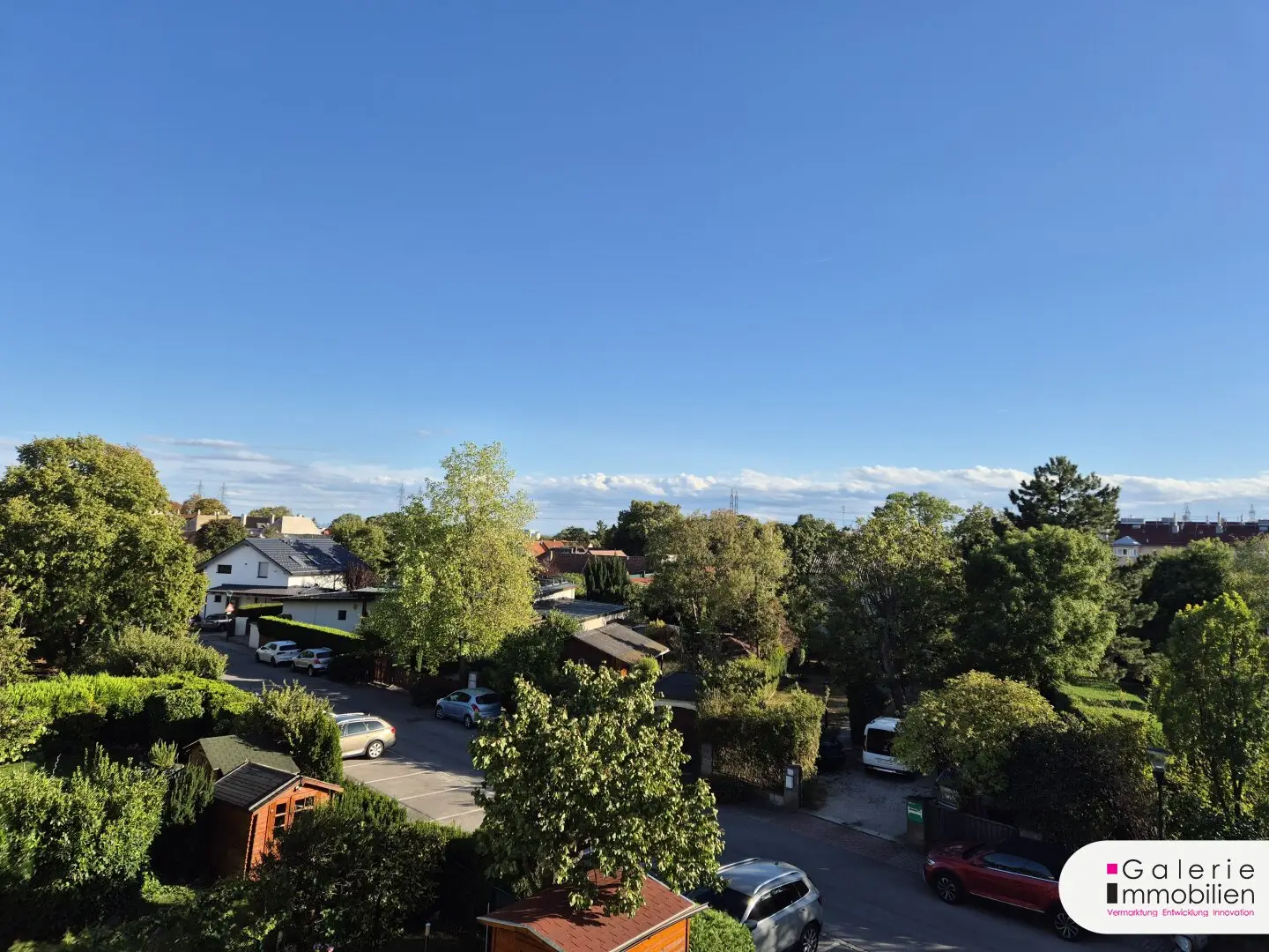 Green quiet location! Sunny 3-room new-build apartment with loggia - distant view