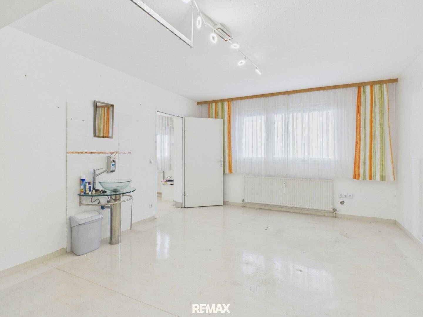 8006 Zimmer 1