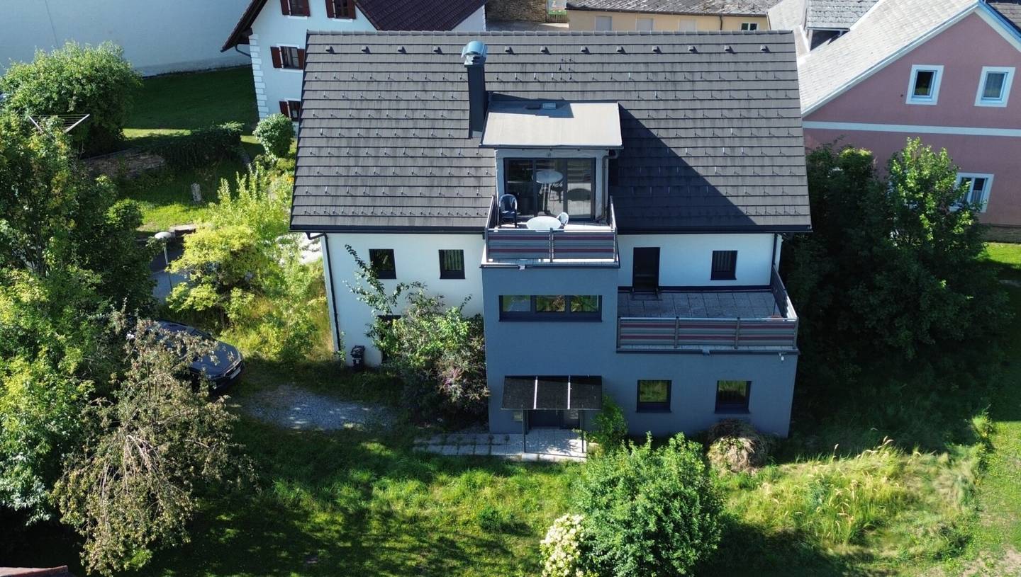 Historic, renovated village house in a central location for living and working and still in the green
