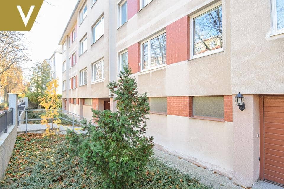 Bright apartment with large loggia and garden view