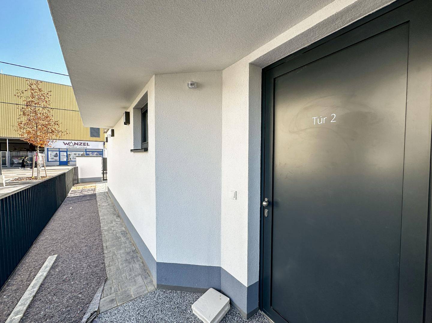 Wohnung with private garden and large terrace near subway