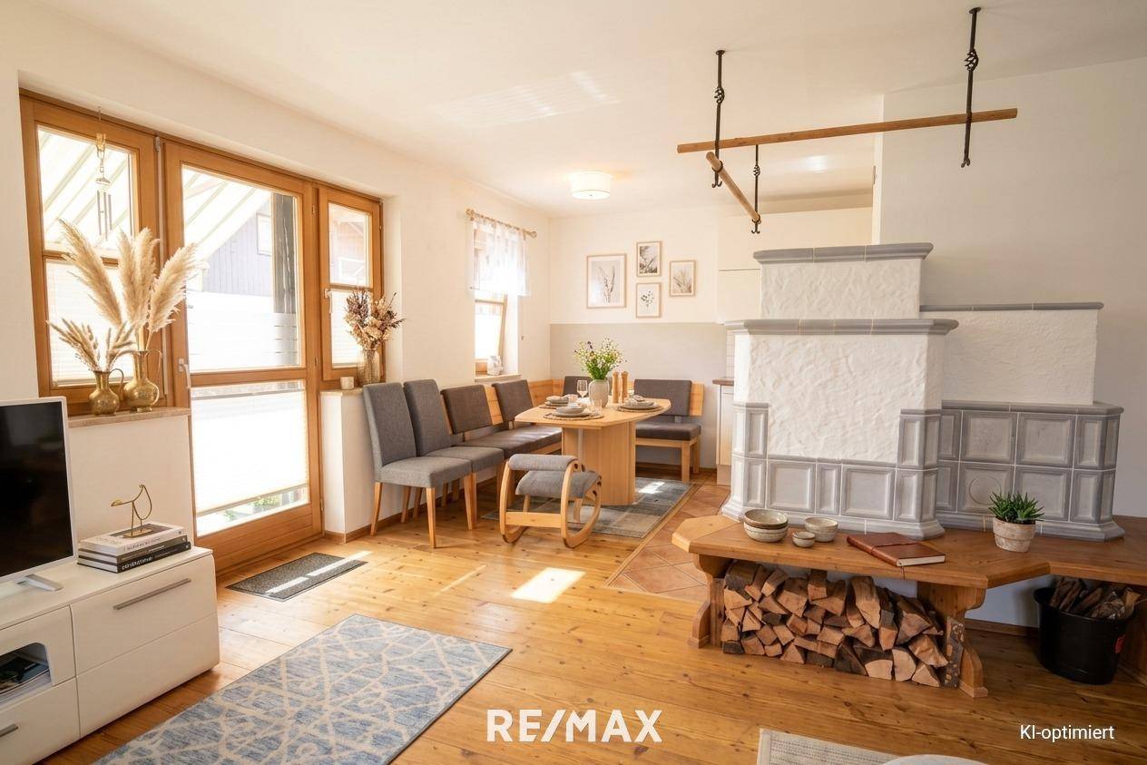 Wohnung mit offenem Wohnbereich Kachelofen und Südbalkon
