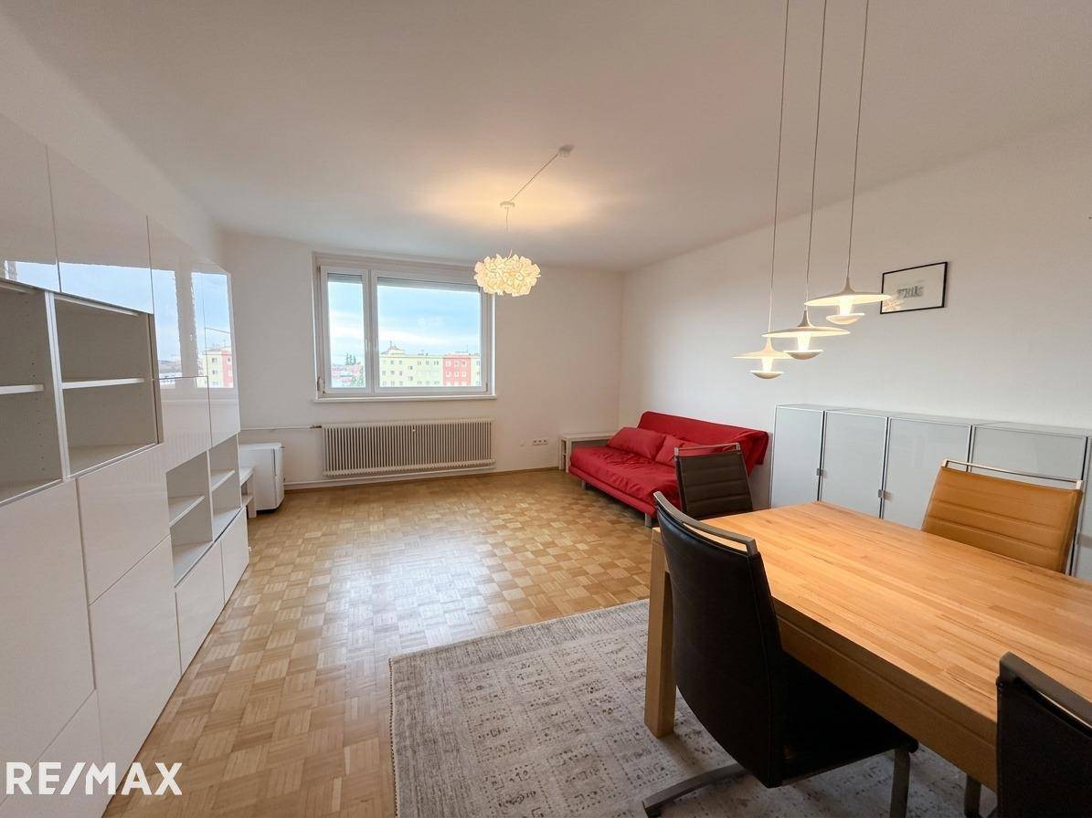 Helle Wohnung in Innenstadtnähe mit Balkon und Aufzug