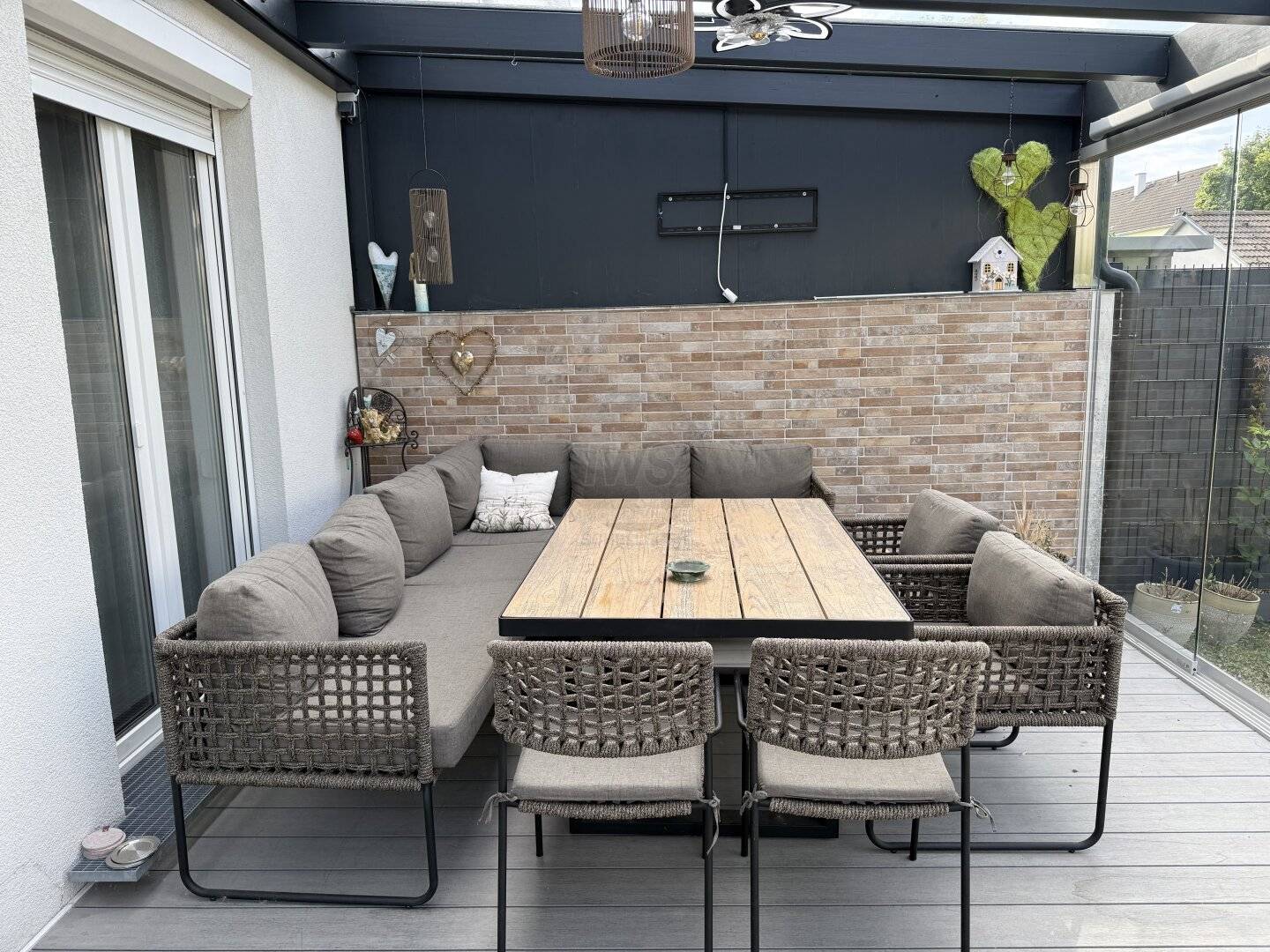 Modern family mid-terrace house in Wels, 6 rooms, terrace, garage, top fittings!