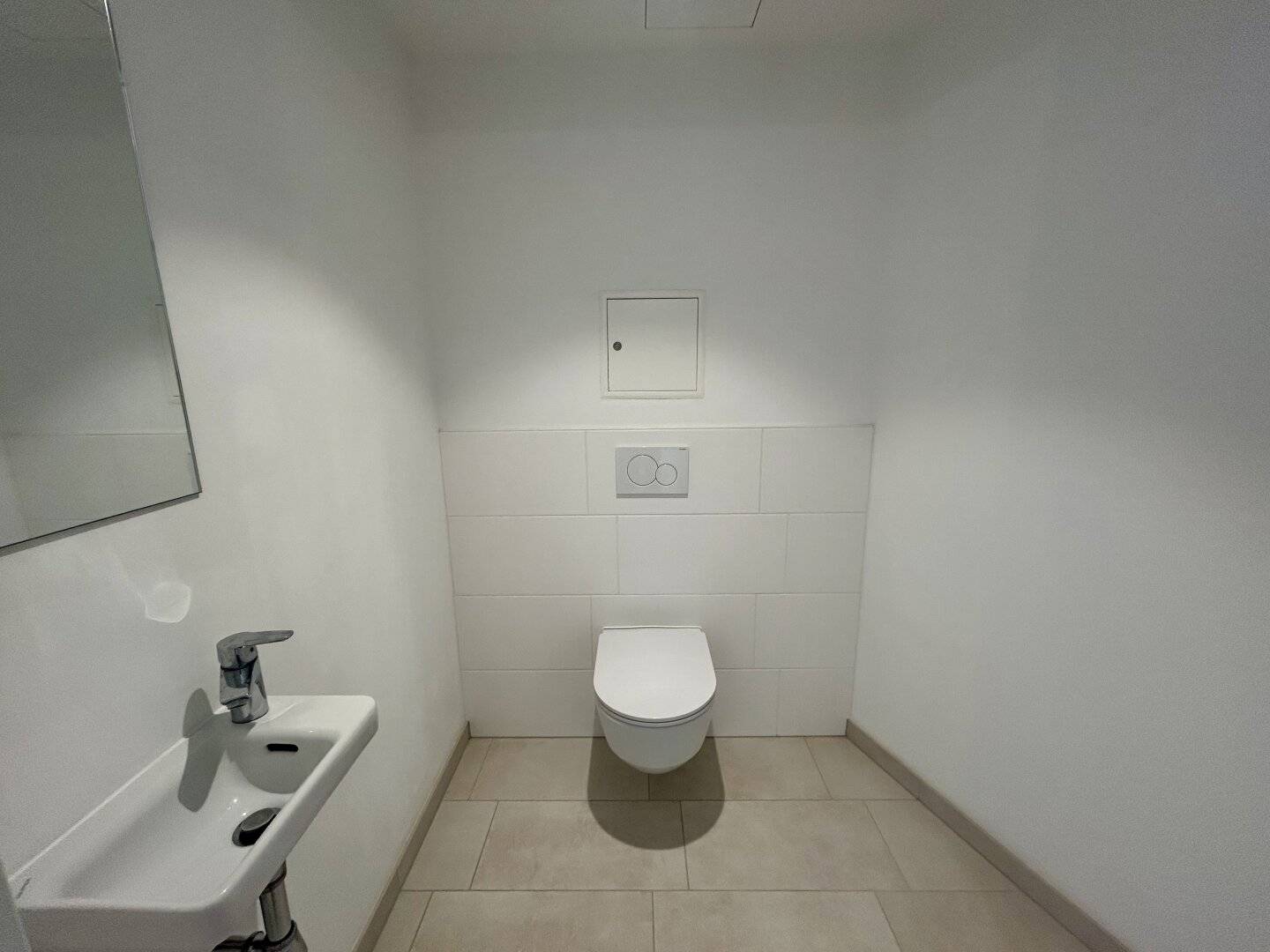 modern 2-room apartment on the 18th floor near Central Station (rooftop terrace, co-working area &amp; gym included)