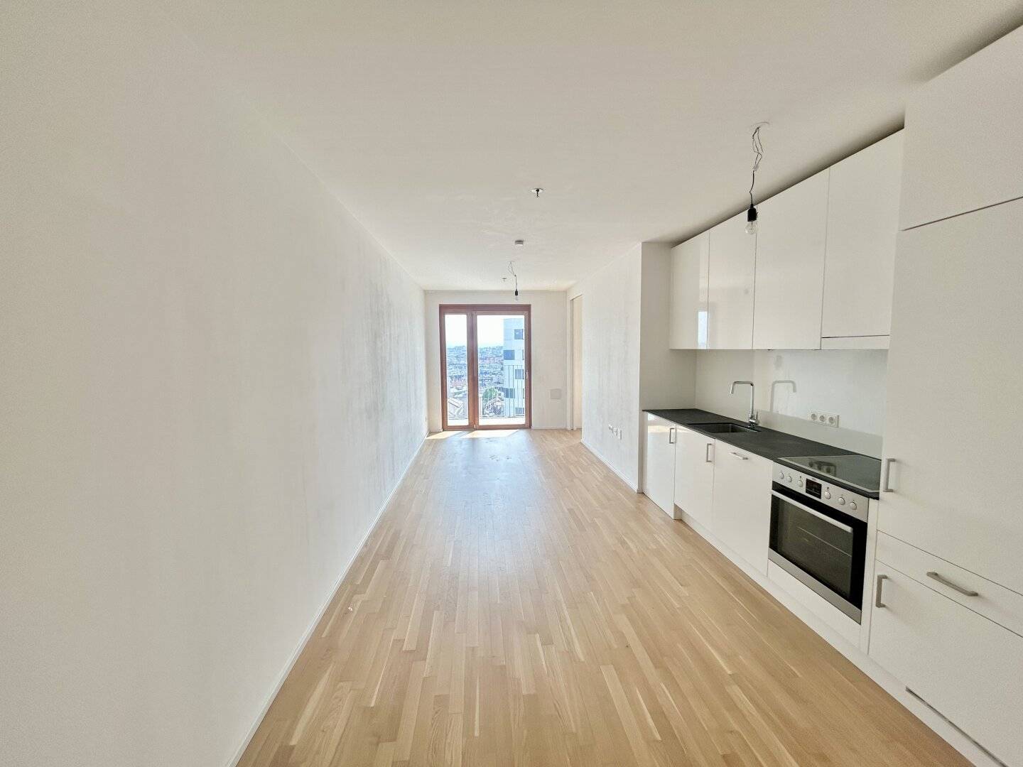 moderne 2-Zimmer Wohnung im 18.OG nächst Hauptbahnhof (Dachterrasse, Co-Working Bereich & Gym inklusive)