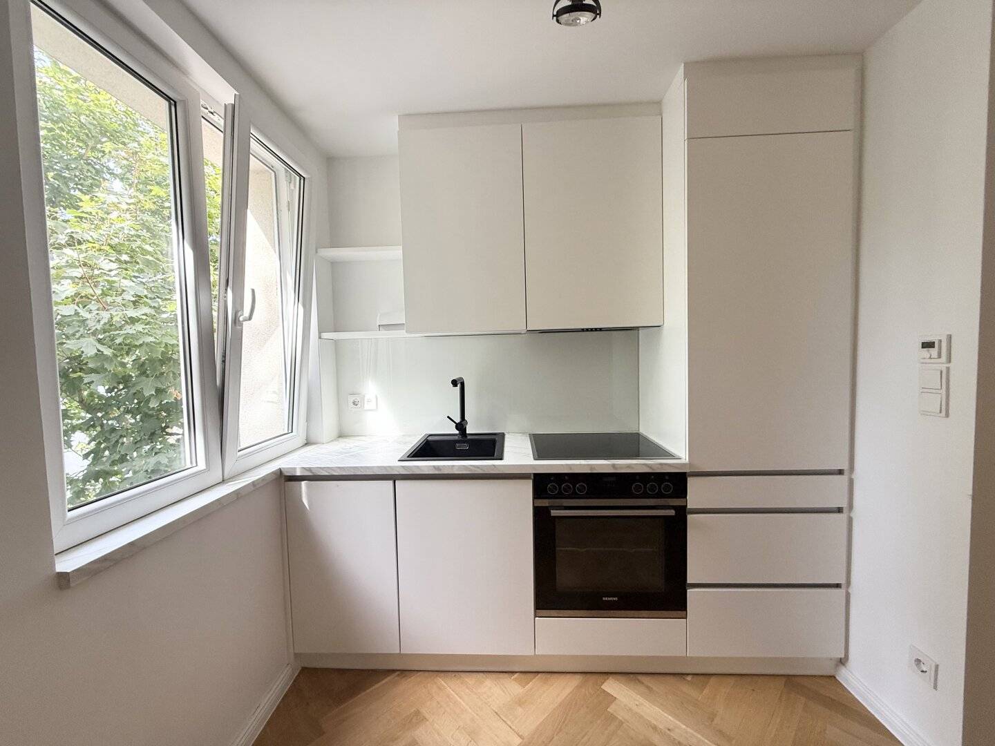 Space miracle - bright 2-room attic apartment in 1130 Vienna