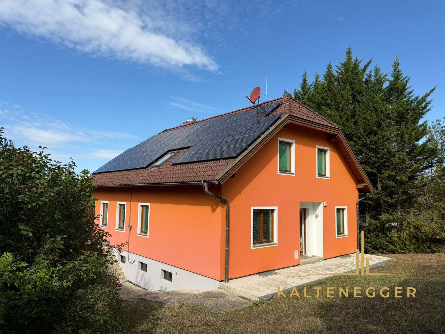 Spacious single family house with modern technology and magnificent view in Klement