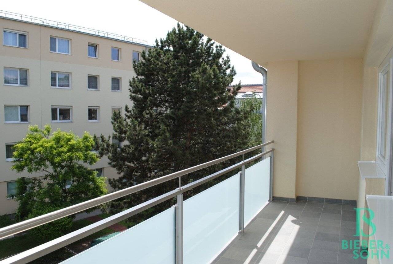 Loving and spacious loggia apartment in the centre of Baden