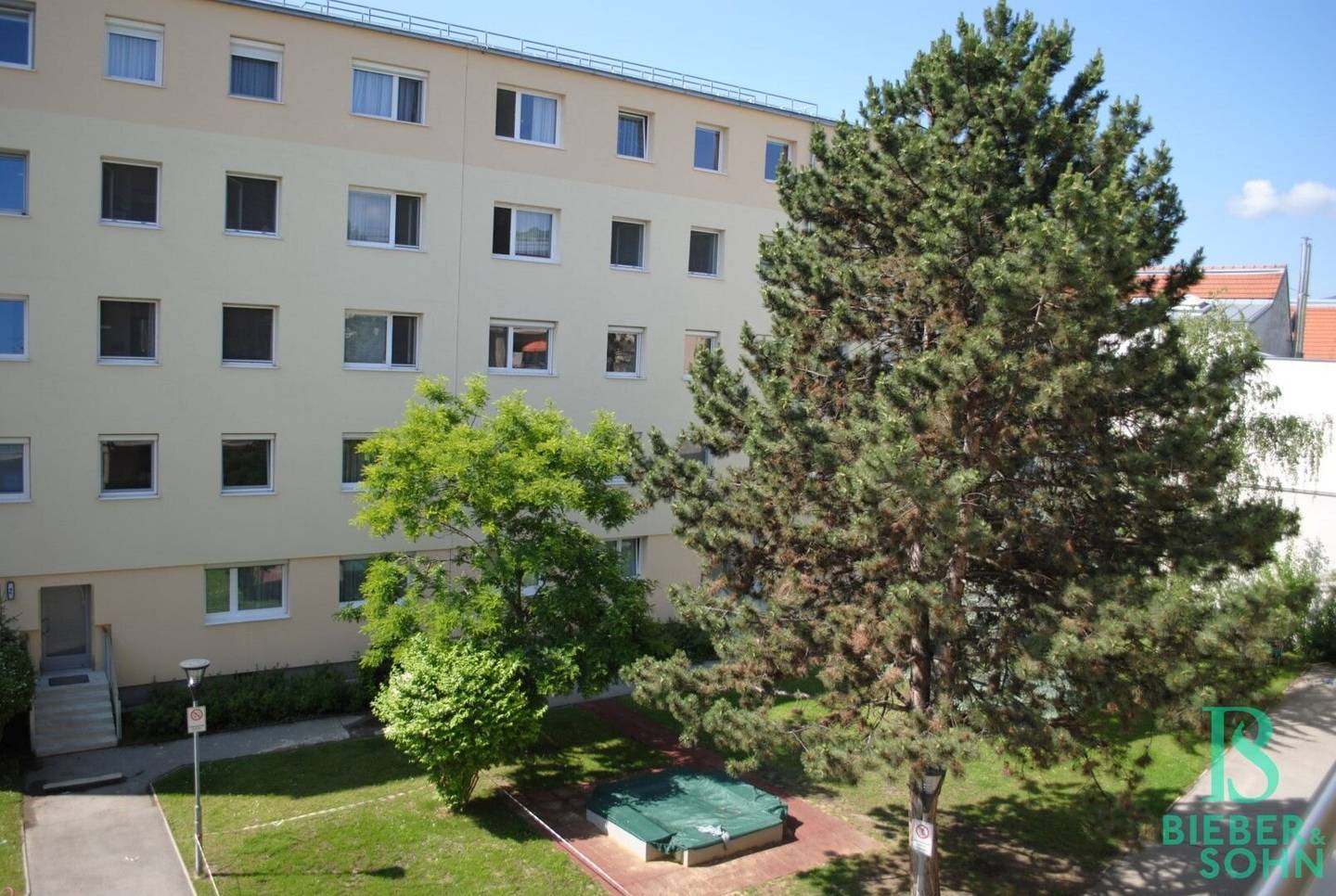 Loving and spacious loggia apartment in the centre of Baden