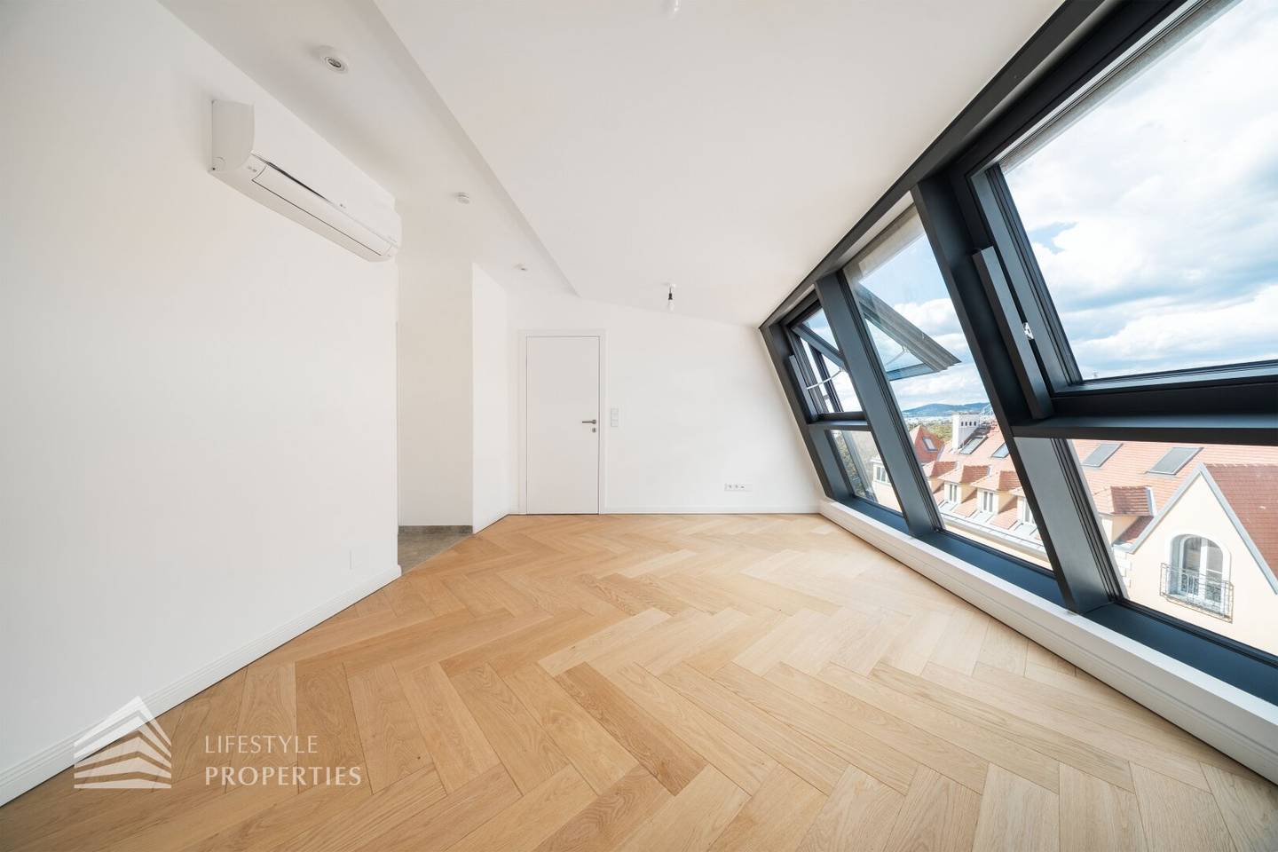 First occupancy! Exclusive 4-room maisonette apartment with generous terrace