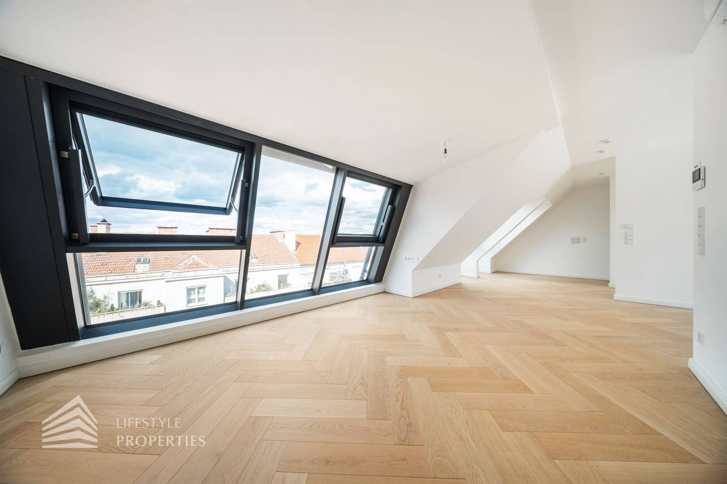 First occupancy! Exclusive 4-room maisonette apartment with generous terrace